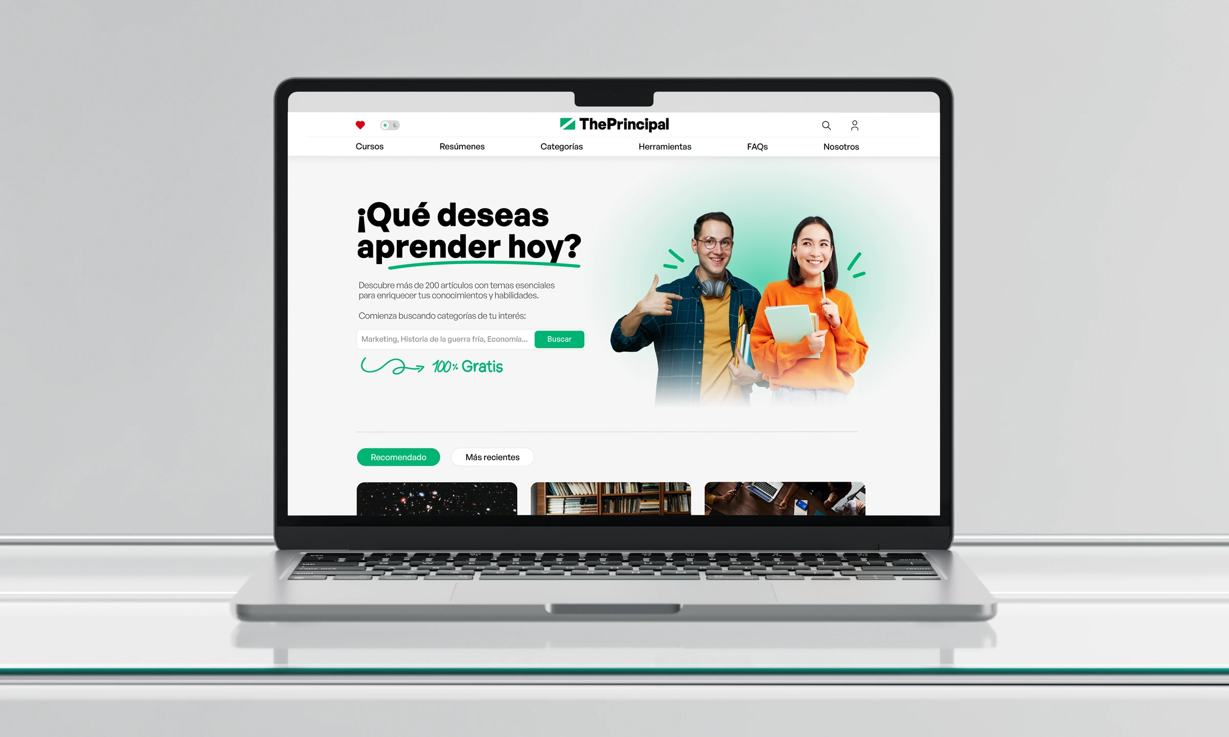 Representación de la página principal de la plataforma visualizada en una laptop.